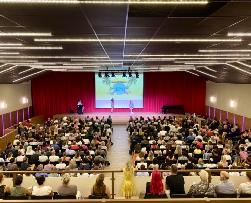 Großer Saal Reihenbestuhlung3